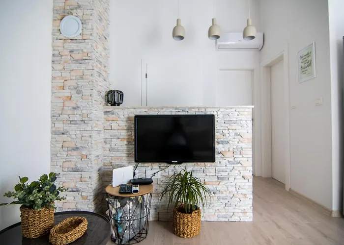 Up&up Rogoznica (Sibenik-Knin)