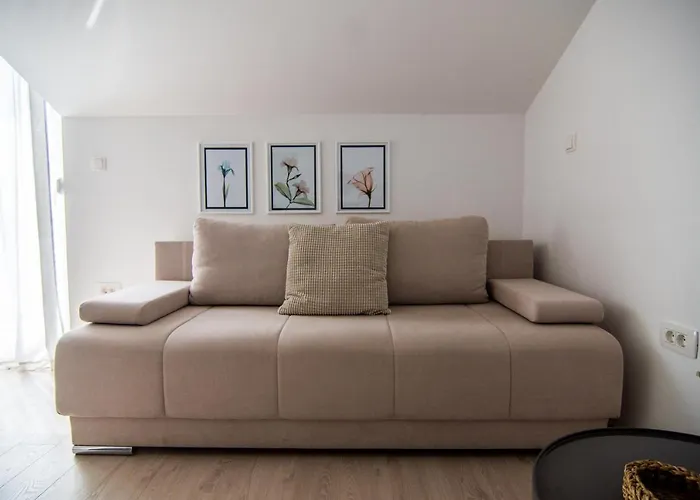 Up&up Rogoznica (Sibenik-Knin)